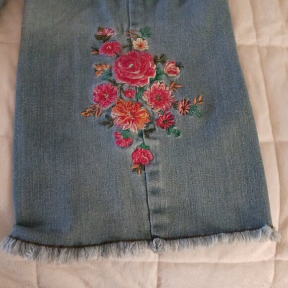 Pioneer Woman Floral Jeans size 1x - Picture 2 of 4
